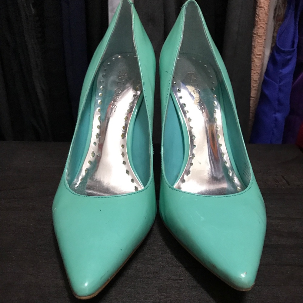 BCBGirls Light Blue Point Toe Heels SIZE 7